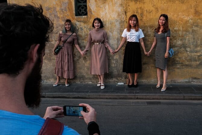 150-Minute Private Morning Old Town Photo Walk - Hoi An Ancient Town photo stop: practice the iconic shots the smart way