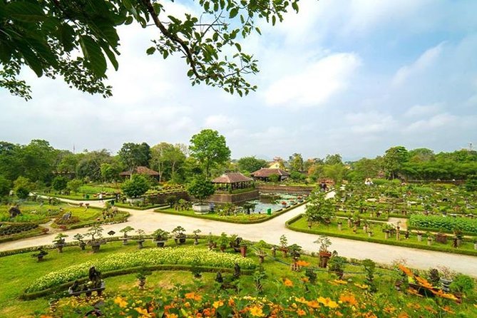 All must-see places Hue City, Hai Van Pass from Hoi An Group Tour - Thien Mu Pagoda: the quiet counterbalance to palace walls