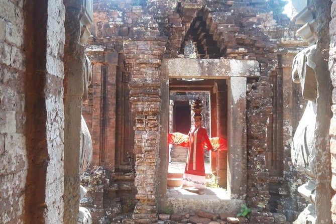 Amazing My Son Sunset Deluxe Small Group tour - Guide Quality: English Explanations That Can Turn Ruins Into a Story