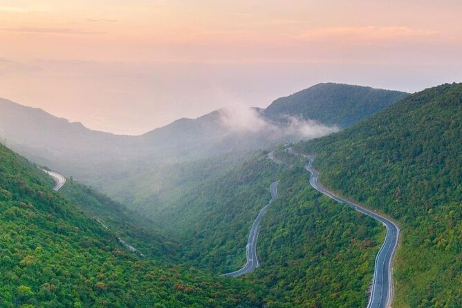 BaNa Hills with Golden Bridge 1 Day Tour from Hoi An/Da Nang - Getting there from Hoi An or Da Nang: the transfer and cable car rhythm