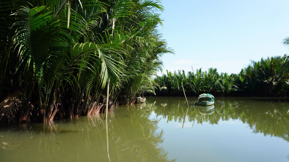 Basket Boat at Coconut Village, Kitchen Show and Big Lunch - The kitchen show and cooking class: how Vi’s teaching style helps you enjoy it