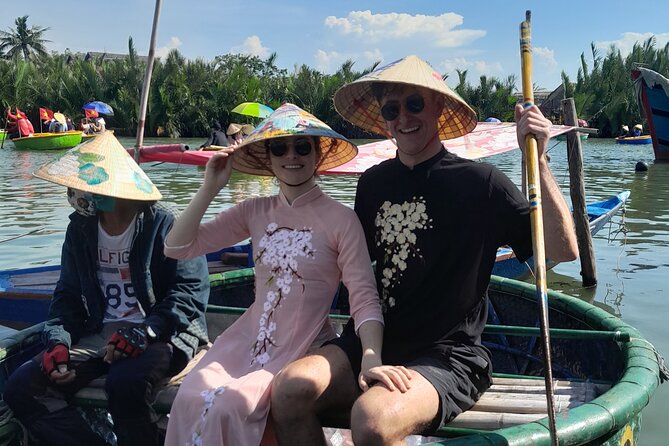 Basket Boat in Hoi An( visit water coconut forest,Crab fishing ) - The family hospitality stop: fruit, dessert, and conversation with Ms Trâm