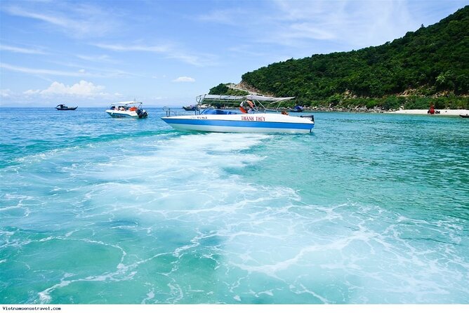 Cham Island Snorkeling - Wonderful Beach - Speedboat Daily Tour - The Hoi An / Da Nang morning: what the first stop really means