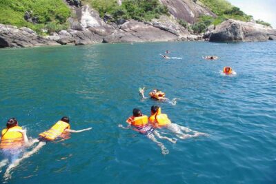 Cham Island Tour Snorkeling -Sunbathing - Nice Beach - Speedboat - Hon Lao Island villages, a “nice beach,” and how the vendors work