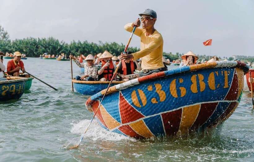 Coconut Boat Hoi An - Entering Đảo Dừa Xanh: what this coconut boat ride is really like