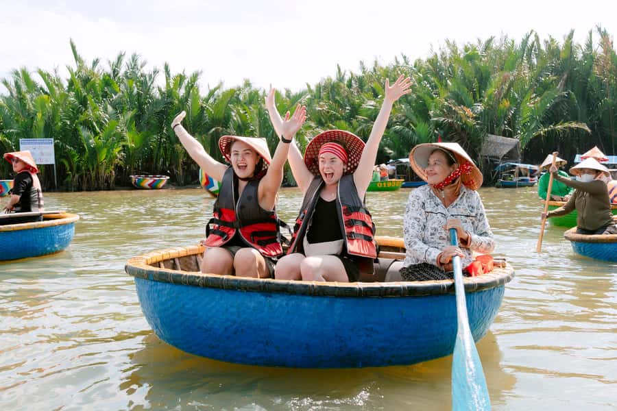 COOKING CLASS & BASKET BOAT - From Hoi An to Ba Tran: the simple logistics that matter