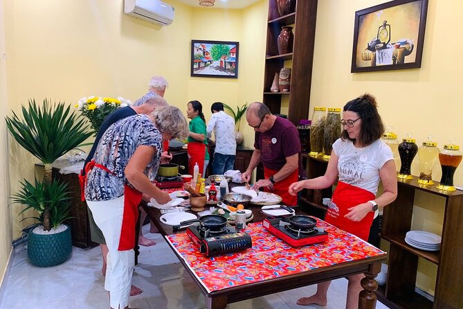 Coooking Class And Eating Tour - Market walking with a chef: picking ingredients you’ll taste later