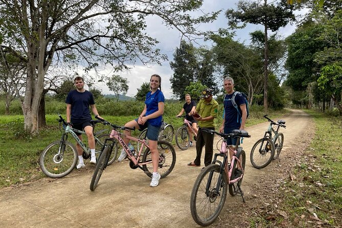 Cycle to Hue Via Hai Van Pass - The Hai Van Pass climb and picnic: photos with a purpose