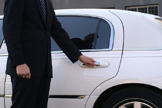 Da Nang Airport Arrival Or Departure By Private Car Transfers - Da Nang Airport pickup that keeps you moving