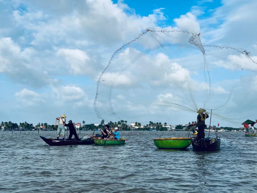 Da Nang: Basket Boat in Coconut Forest, Sunset & Hoi An Town - The basket boat performance and fishing nets (watch, then try)