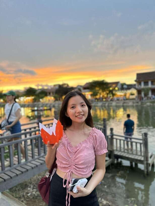 Da Nang: Cam Thanh Coconut Village and Hoi An Old Town Tour - Thu Bon River sightseeing and the run-up to lantern time