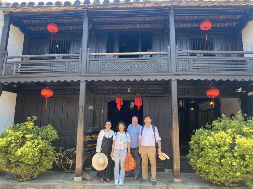 Da Nang: Cam Thanh Coconut Village and Hoi An Old Town Tour - Hoai River flower lantern release plus a night market walk