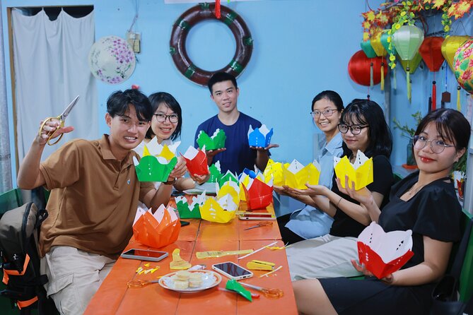 Discover Hoi An by Bamboo Basket and Lantern Boat - How the 2-hour schedule fits Hoi An without exhausting you
