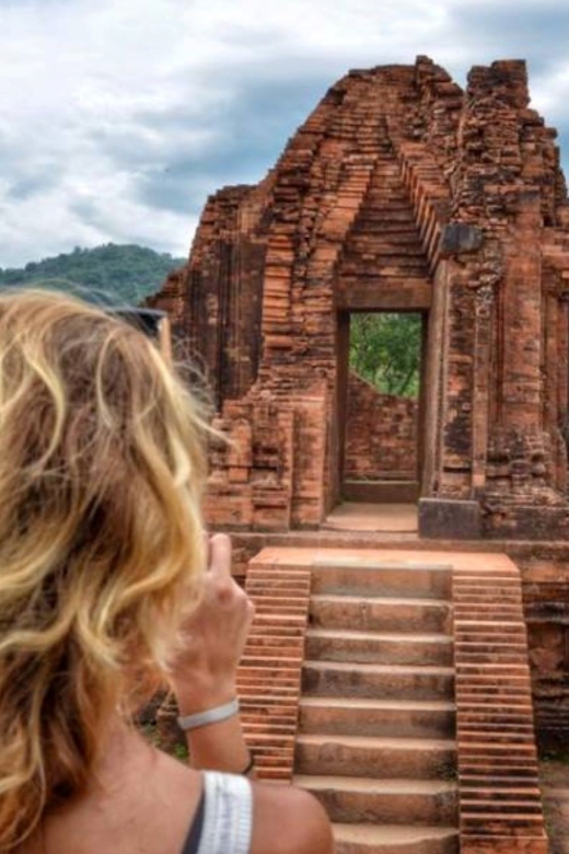 Early My Son Sanctuary Private Tour From Hoi An/Da Nang ! - Walking the UNESCO Temple Complex: Hindu-Style Towers and 7th-Century Work