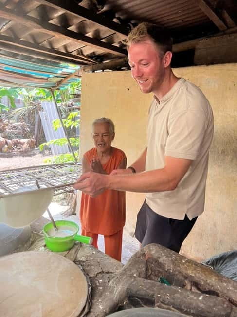 Eat Like a Local – Hoi An Evening Food Tour - Hoi An at 6:00PM: Why Night Food Feels Different