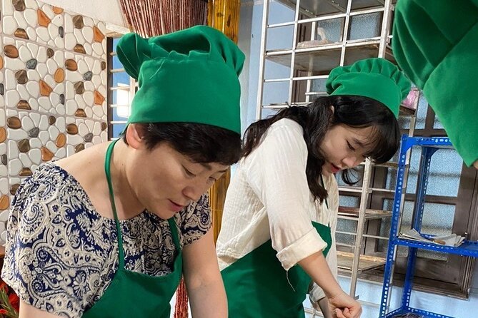 Experience Locals Market &Cooking Class With Master Chef Hoi An - The Local Market Stop: shopping with confidence (not confusion)