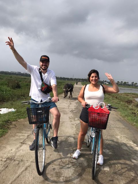 Farming with Farmers at ancient vegetable Village "Tra Que" - Getting to Tra Que: a short ride that sets the tone