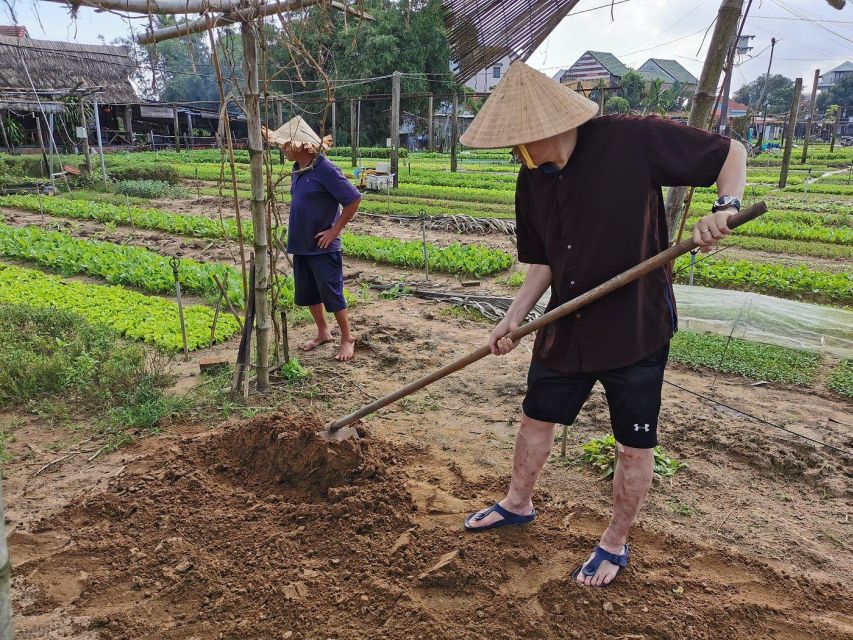 Farming with Farmers at ancient vegetable Village "Tra Que" - Who should book this Tra Que farm day