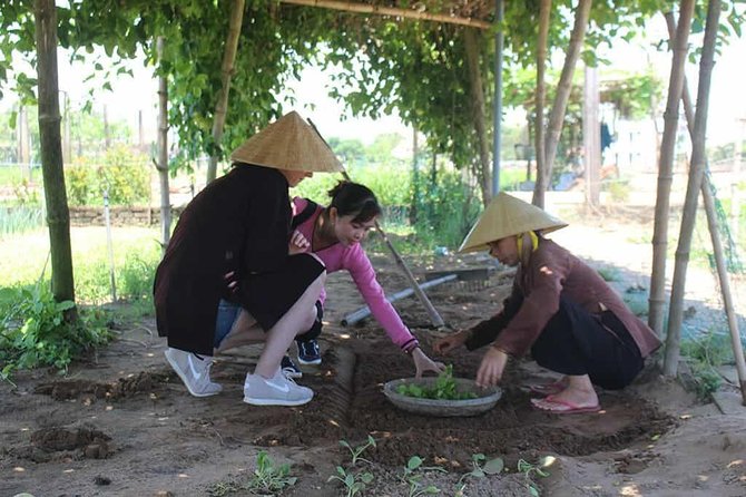 Farming with the Local Famers - Tra Que Water Wheel: how the tour gets your bearings fast