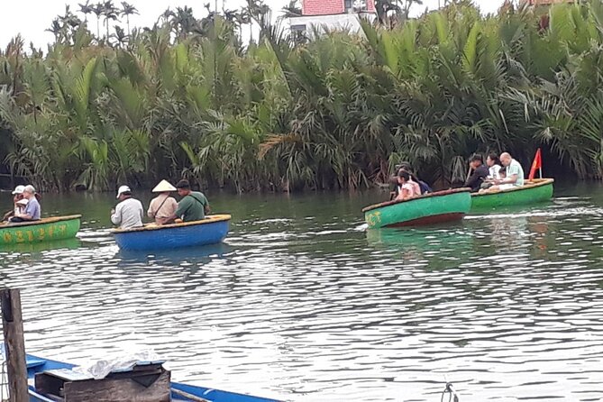 From AUTHENTIC FARMER'S LIFE to ECO RIVER FISHING EXPERIENCE - Eco river fishing: crabs, fish, and learning by doing