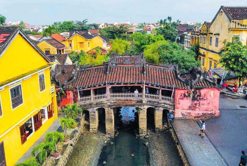From Hoi An/Da Nang: Hoi An City Tour & Lanterns Release - Phuc Kien Chinese Assembly Hall: dragons, gates, and meaning