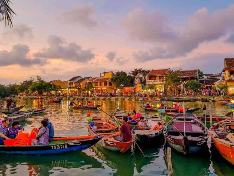 From Hoi An/Da Nang: Hoi An City Tour & Lanterns Release - Merchant houses: Phung Hung or Tan Ky, with 200 years of survival