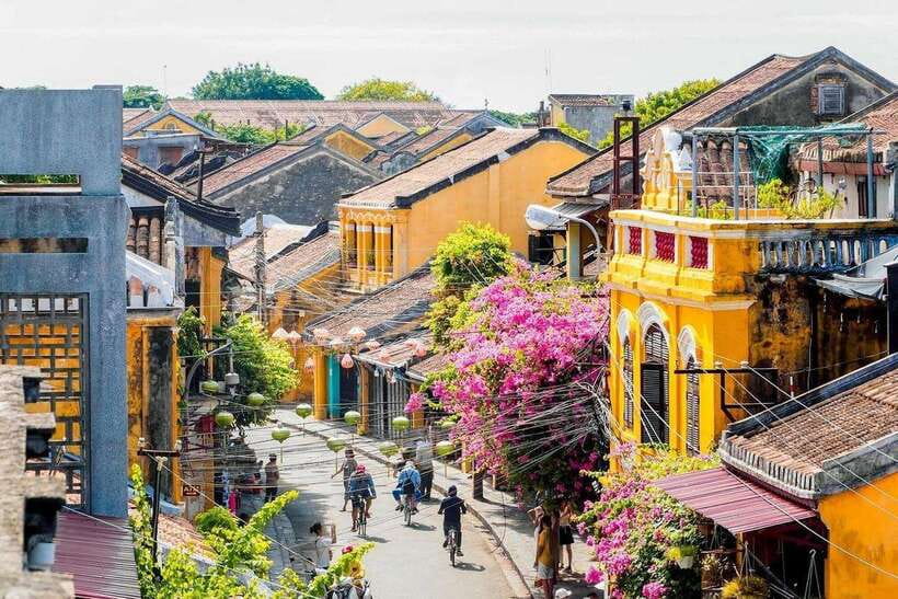 From Hoi An/Da Nang: Hoi An City Tour & Lanterns Release - Optional variation: handicraft shops and art galleries