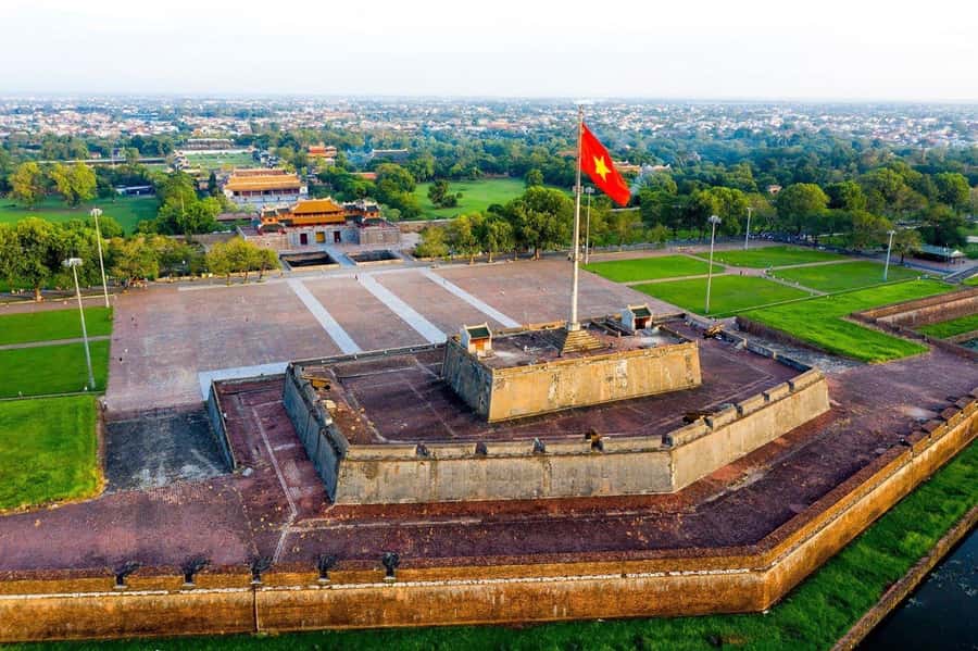 From Hoian & Danang: Hue City Tour with HaiVan Pass - Thien Mu Pagoda: a calm finale with a recognizable Hue icon