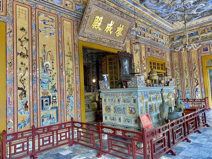 From Hoian & Danang: Hue City Tour with HaiVan Pass - Lunch in Hue: local flavors, sit-down time