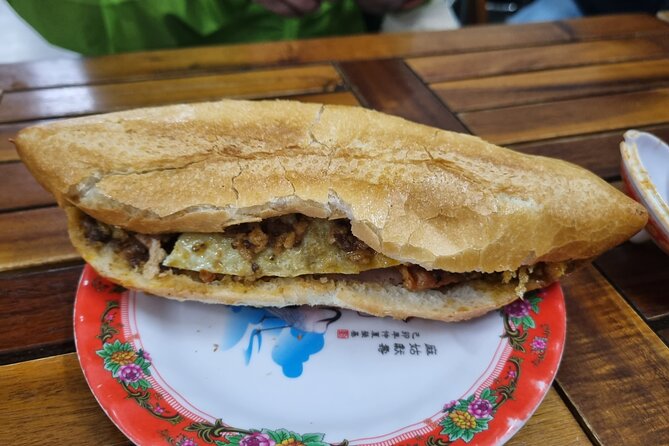 Half-day Private Street Food Tour in Hoi An - Cao lầu at 26 Thái Phiên: the noodles are the clue
