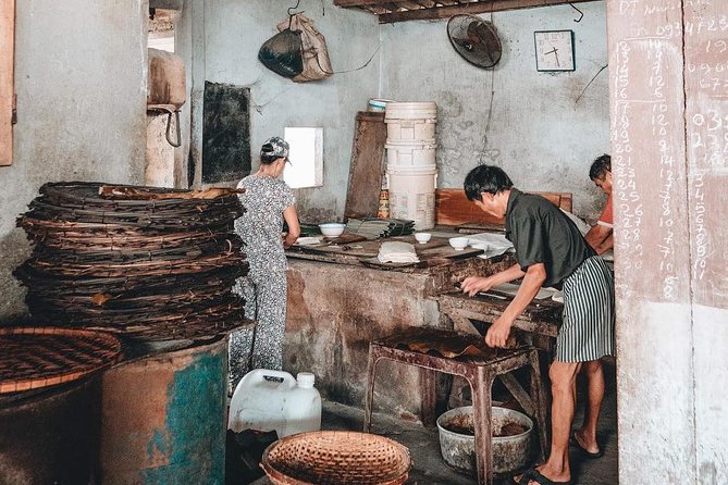 Hidden Gems of Old Hoi An - Backstreet walk through Ancient Town, temples, and market life