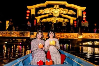 Hoai River Boat Trip by Night with Release Lantern - Peak-Time Boarding at 19:00–20:00 and How to Plan Around It
