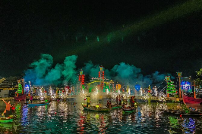 Hoai River Boat Trip by Night with Release Lantern - Group Size and Boat Sharing: What Changes for Comfort
