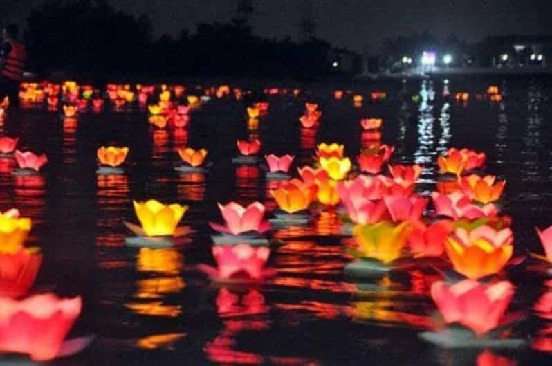 Hoai River Boat Trip with Release Lantern in Hoi An by Night - Releasing Your Lantern: Luck, Peace, and “Wishes Sent Off”