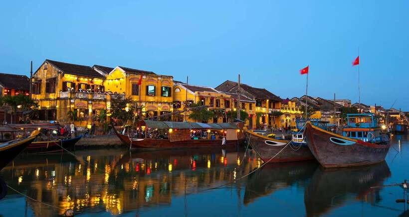 Hoi An Ancient Town & Coconut Village Basket Boat Tour - Hoi An Ancient Town on Foot: Old Merchant Streets and the Covered Bridge