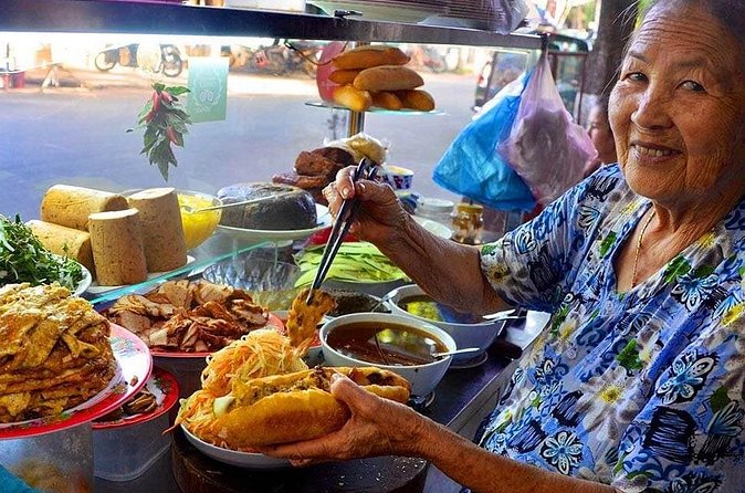 Hoi An Ancient Town - Night Market Street Food Walking Tours - Food variety vs. “too touristy” concerns