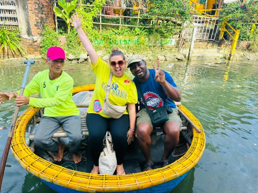 Hoi An Bamboo Basket Boat Ride in Water Coconut Forest - The fun parts: spins, paddling, and hands-on fishing moments