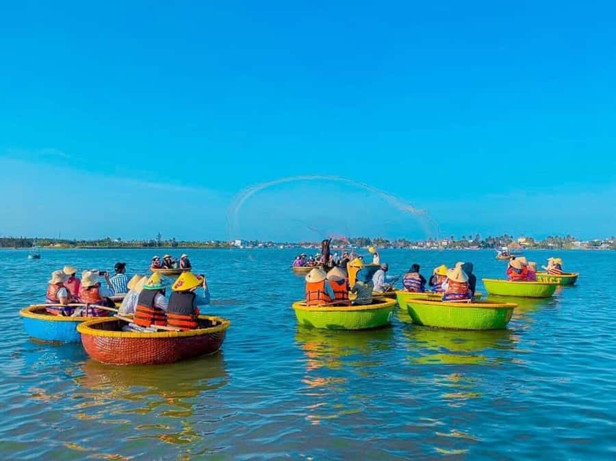 Hoi An : Bamboo Basket Boat Tour with Transportation - Basket-boat race plus the crab-net moment