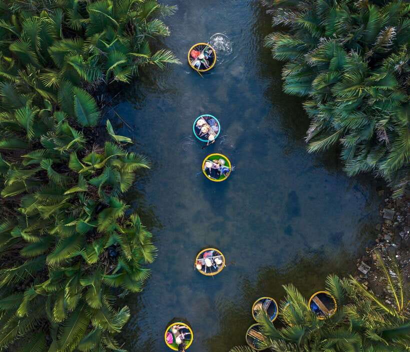 Hoi An: Basket Boat and fishing Crabs Tour - Entering the coconut fishing village in Hoi An