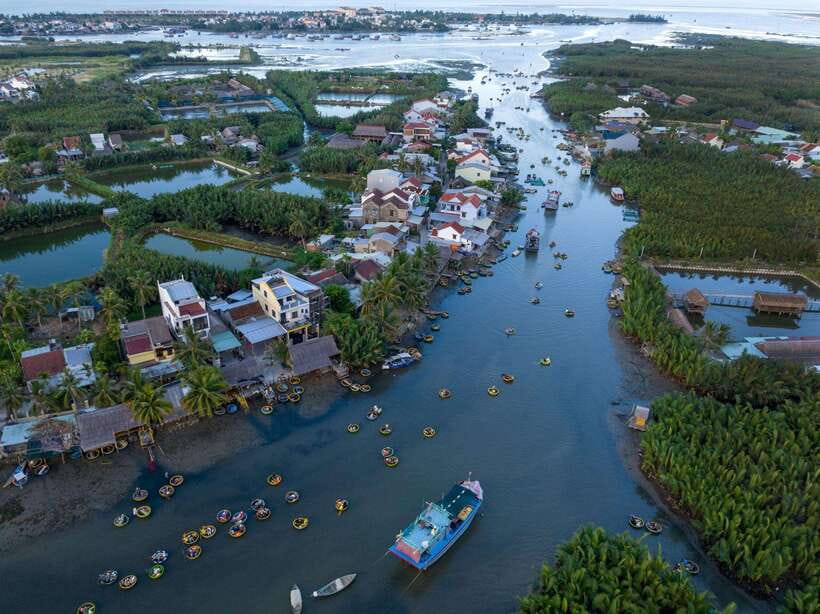 Hoi An: Basket Boat and fishing Crabs Tour - Wild birds and the coconut forest ecosystem: seeing more than water