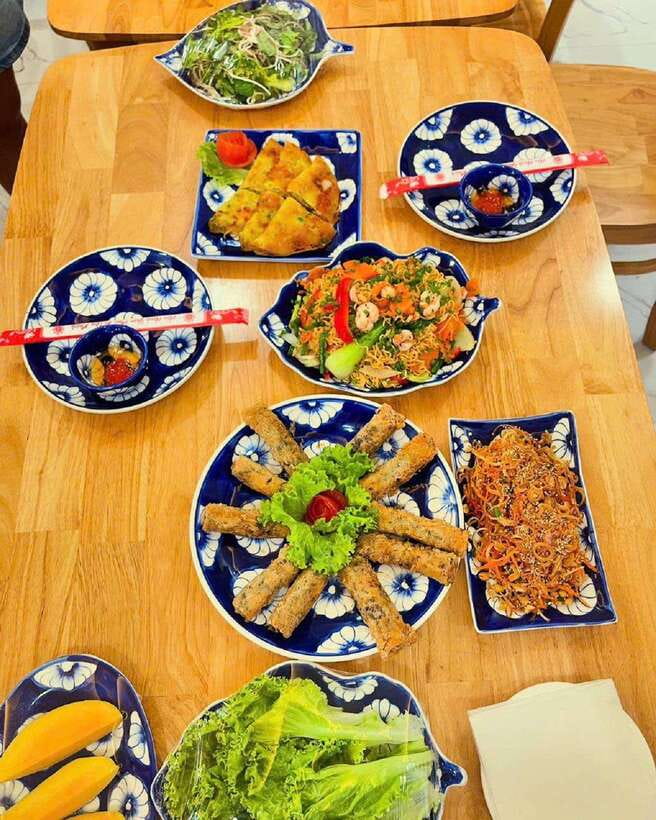 Hoi An: Basket Boat Ride, Cooking Class by Hangcoconut - The restaurant reset: clean, organized, and ready to cook
