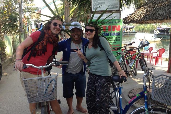 Hoi An Basket Boat Tour & cooking class(local market, boating, fishing crab...) - Fishing crab and snails: hands-on river life (and why it matters)