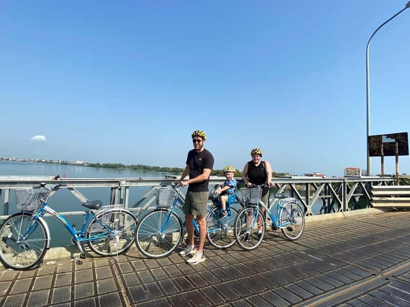 HOI AN Biking River Islands, Village Crafts PRIVATE TOUR - Tra Nhieu straw mats: reeds, weaving, and a whale worship temple detour