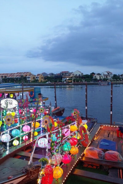 Hoi An Boat Lantern With Release Flower Hoai River At Night - Why Hoi An’s old town at night works so well