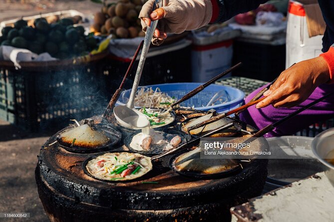 Hoi An Charming: Bamboo Basket, Local Viallage & Cooking Class - Hoi An Market with a chef: where your meal starts