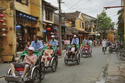 Hoi An City By Night And Release Paper Latern On Hoài river - Pickup and pacing when your group is small (14 max)