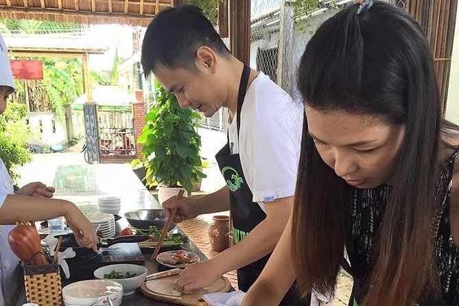 Hoi An cooking class with Basket Boat Tour - Cooking Class with Anna or Linh: How the Lesson Works