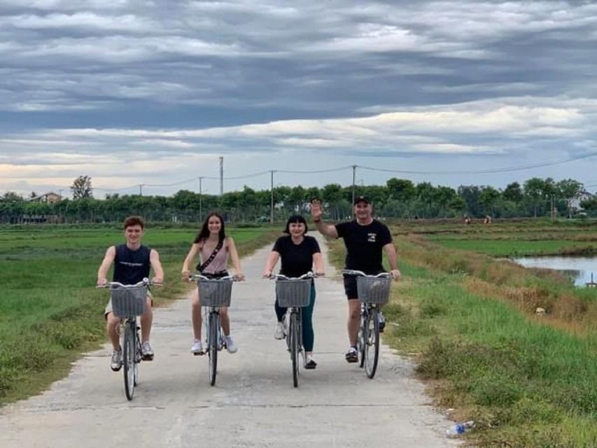Hoi An Countryside Bike Tour & Basket Boat Ride - Tra Que Vegetable Village: farm photos and hands-on curiosity