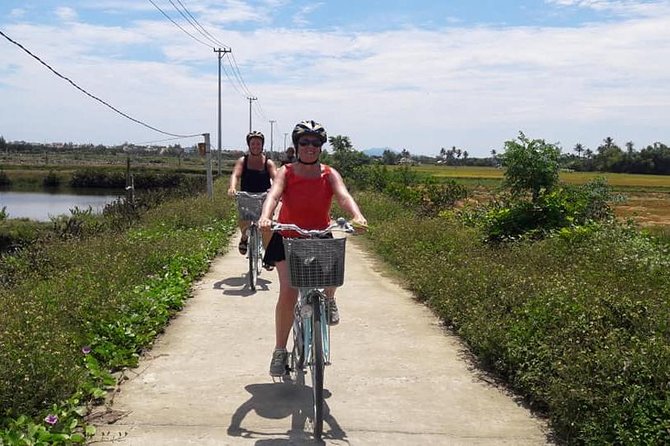 Hoi An Countryside Biking Tour(Vegetable village -basket boat - fishing village) - Tra Que Vegetable Village: Where the Day Gets Hands-On