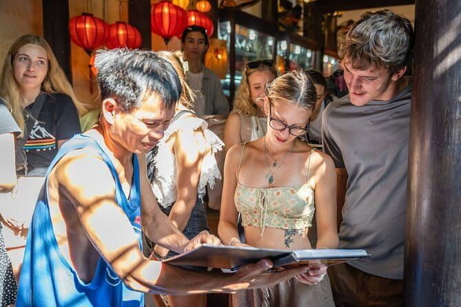 Hoi An Countryside Tour by Car/Motorbike or cycling - Lantern making at home: a souvenir with a story